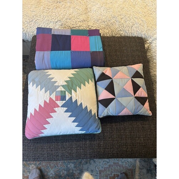Lot of 3 VINTAGE Hand Made Quilt 51”x71”, 14.5x14.5” Pillow & 19”x19” Pillow - Picture 2 of 9